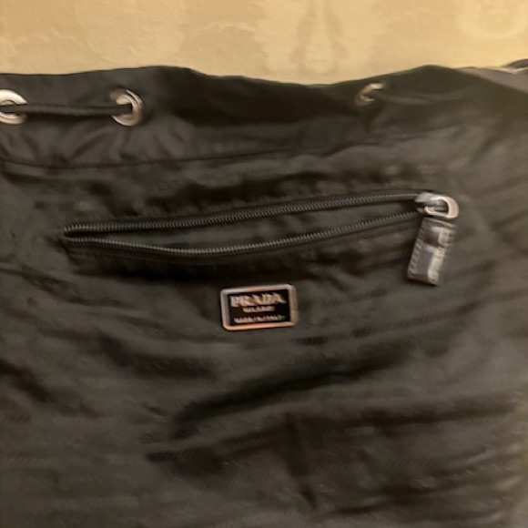 black backpack in very good condition - Picture 5 of 7